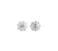 A PAIR OF DIAMOND STUD EARRINGS