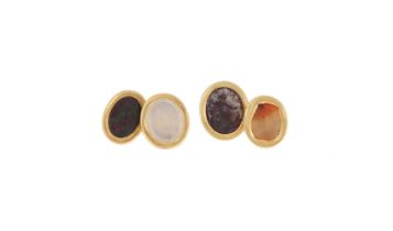 A PAIR OF ANTIQUE INTAGLIO AGATE CUFFLINKS