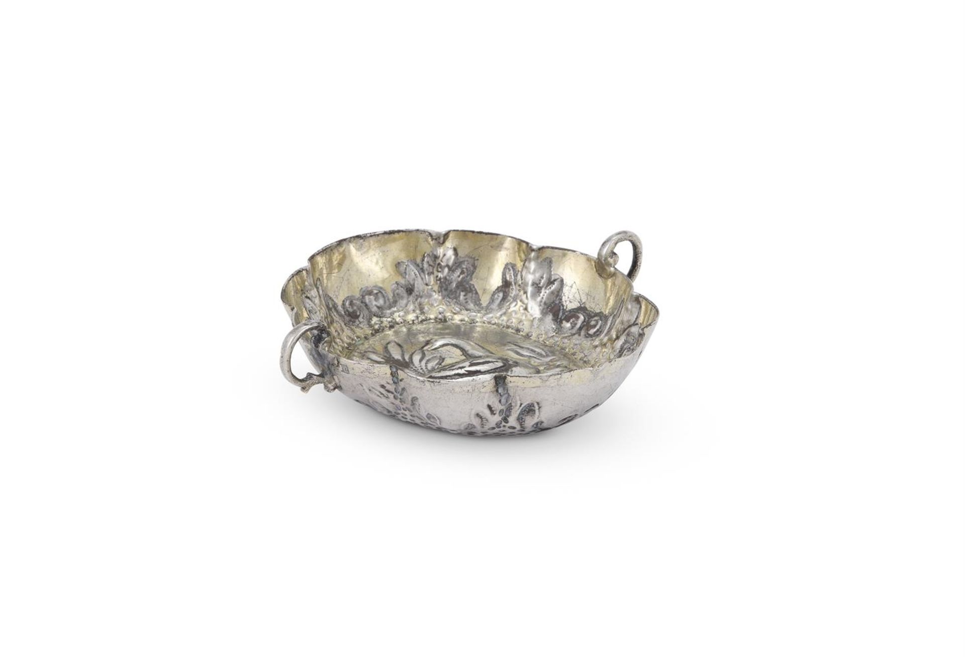 A GERMAN 17TH CENTURY SILVER GILT SHAPED OVAL BRANDY BOWL - Image 3 of 4