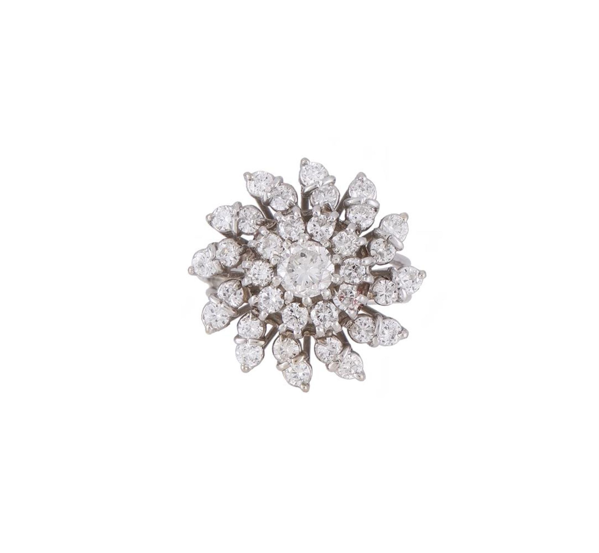A DIAMOND RADIATING CLUSTER RING