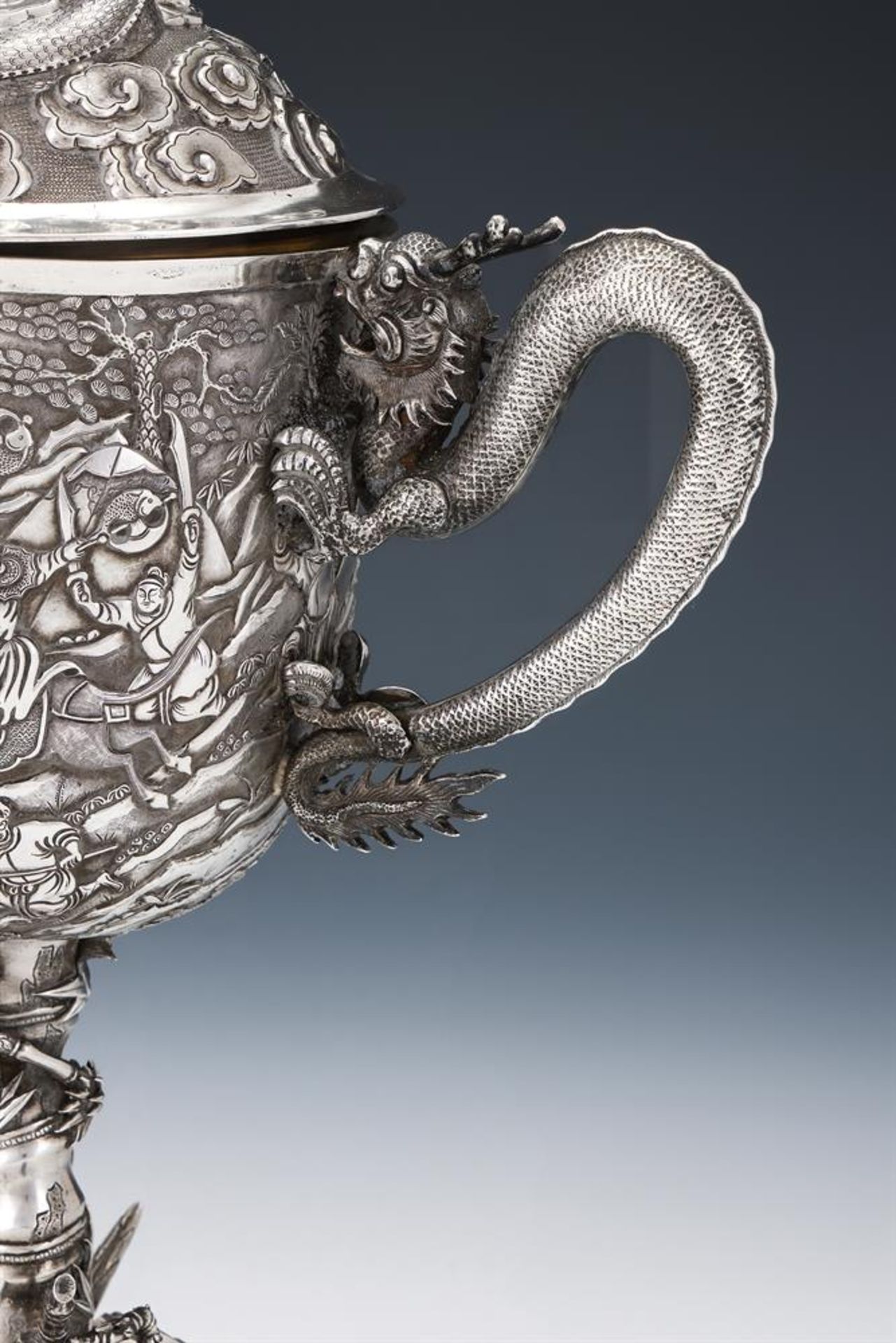 A CHINESE SILVER TWIN HANDLED CUP AND COVER - Image 2 of 4