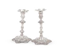 A PAIR OF GEORGE II CAST SILVER CANDLESTICKS, WILLIAM GOULD