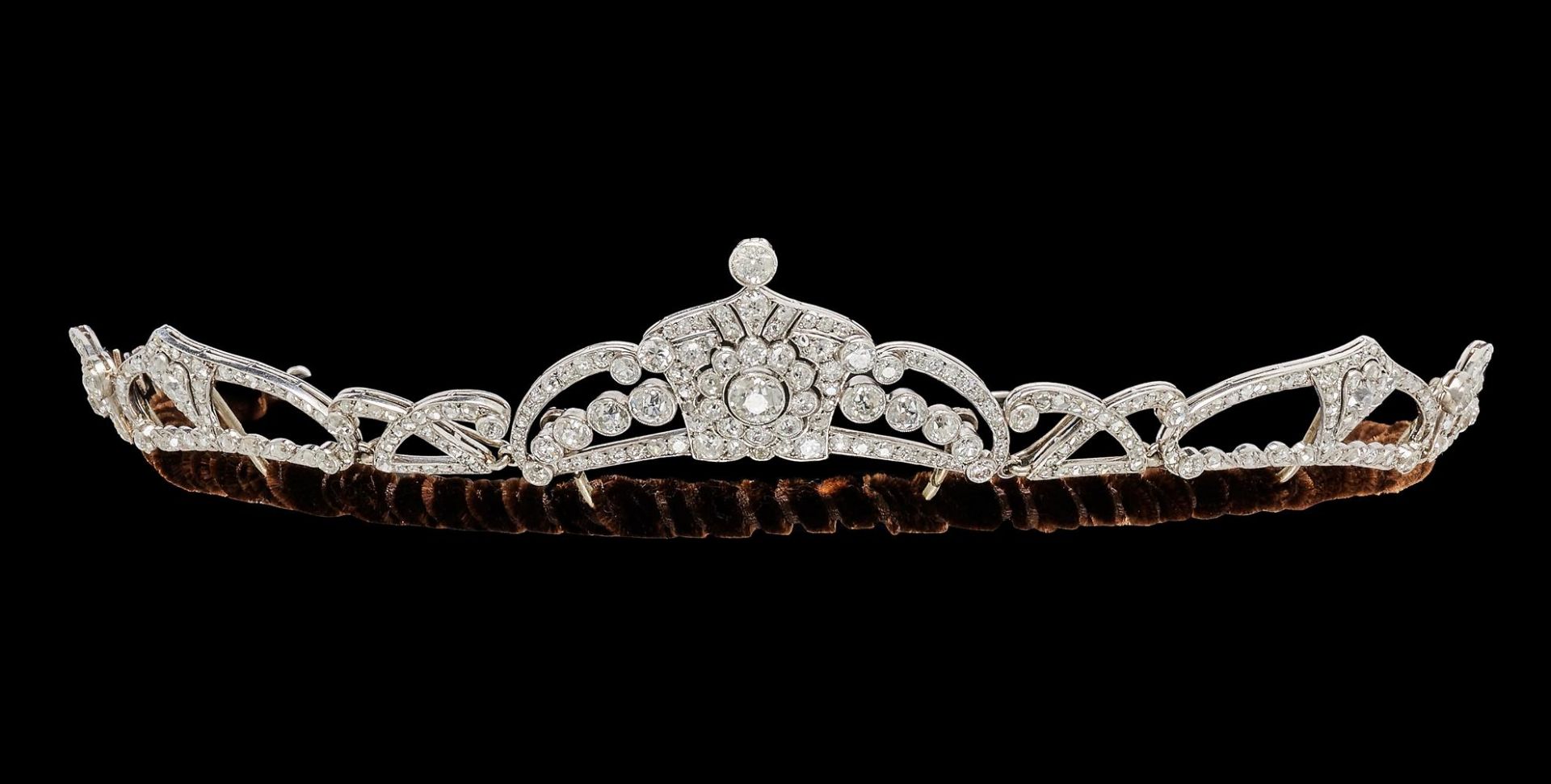 A CONVERTIBLE DIAMOND TIARA/NECKLACE/BROOCH, FIRST HALF OF THE 20TH CENTURY AND LATER - Image 2 of 2