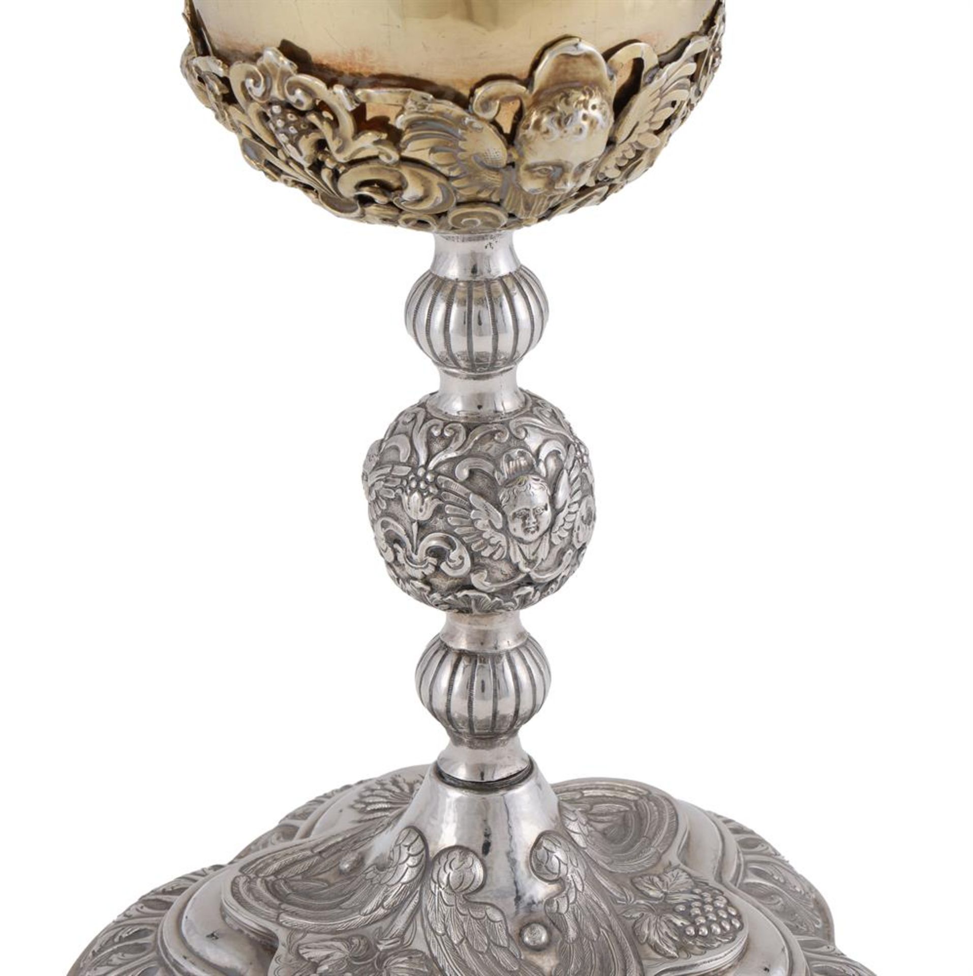 A GERMAN 18TH CENTURY SILVER AND SILVER GILT CHALICE - Image 3 of 5
