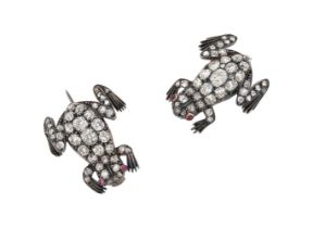 A PAIR OF DIAMOND FROG BROOCHES