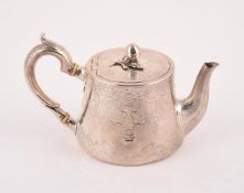 Y A VICTORIAN SILVER TEA POT