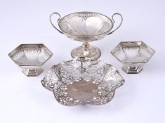 A COLLECTION OF SILVER ITEMS