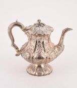 Y A GEORGE IV SILVER LOBED CIRCULAR TEA POT