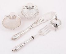 A COLLECTION OF SILVER ITEMS