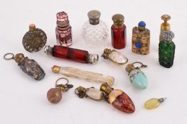 Y A COLLECTION OF ASSORTED SCENT BOTTLES