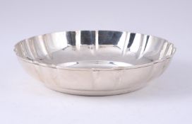 A SILVER SHAPED CIRCULAR BOWL