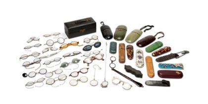 Y A LARGE COLLECTION OF SPECTACLES AND SPECTACLE CASES, EARLY 19TH CENTURY AND LATER