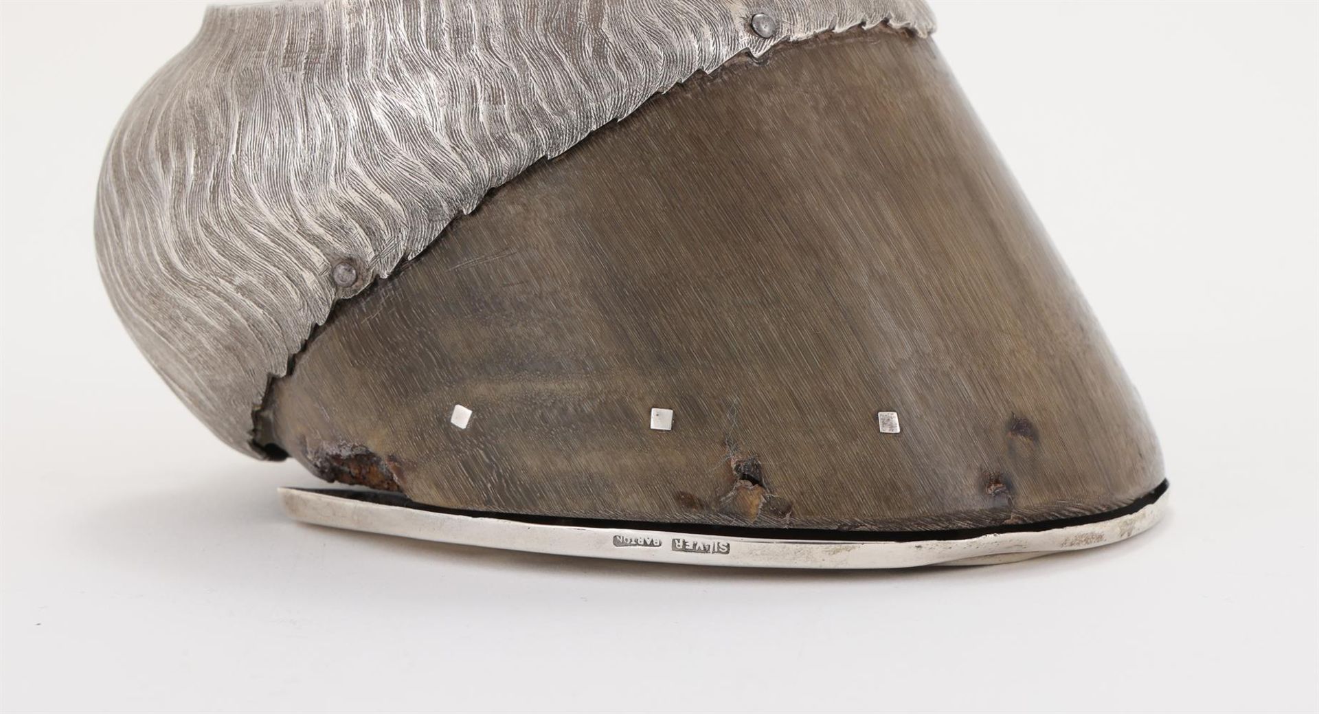 AN AMERICAN SILVER MOUNTED HORSE HOOF PAPER WEIGHTSTAMPED STERLING, BARTON, 19TH CENTURY - Bild 3 aus 5