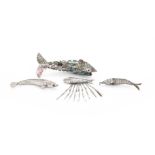 Y FOUR WHITE METAL ARTICULATED FISH