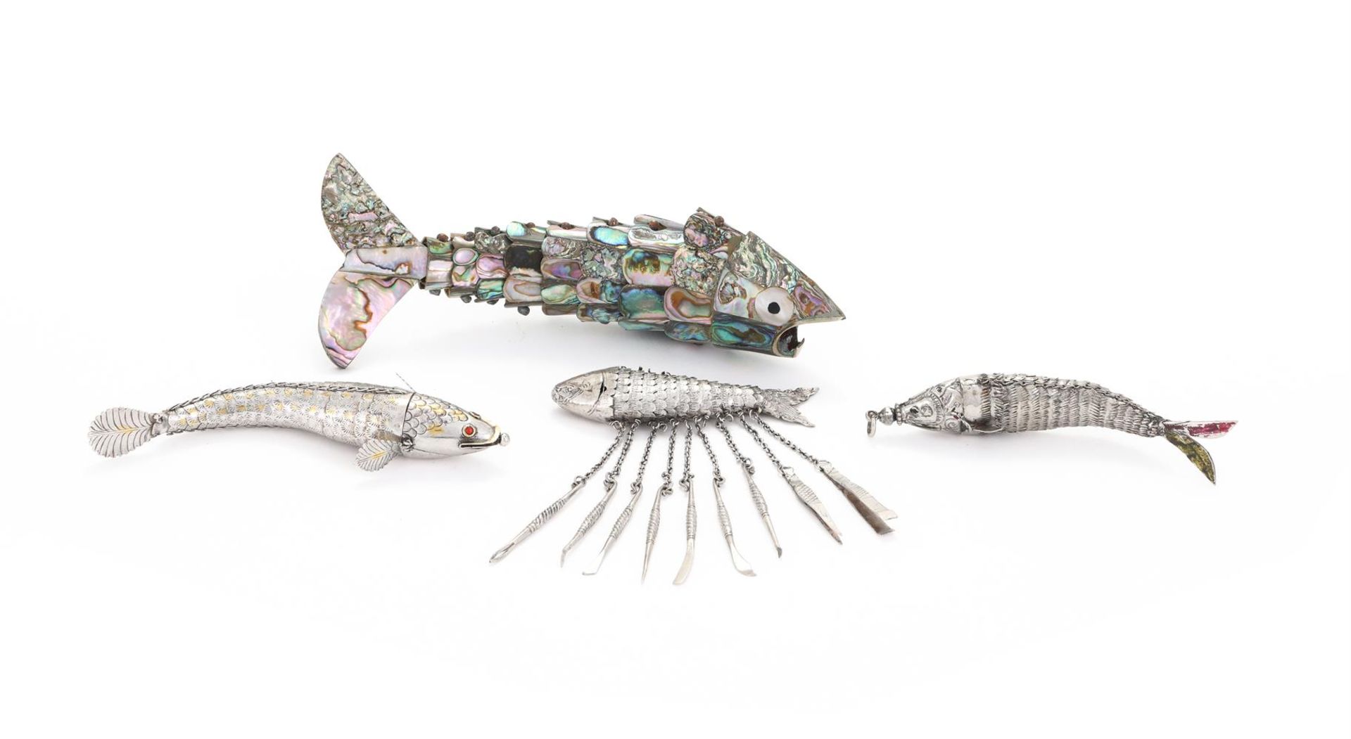 Y FOUR WHITE METAL ARTICULATED FISH