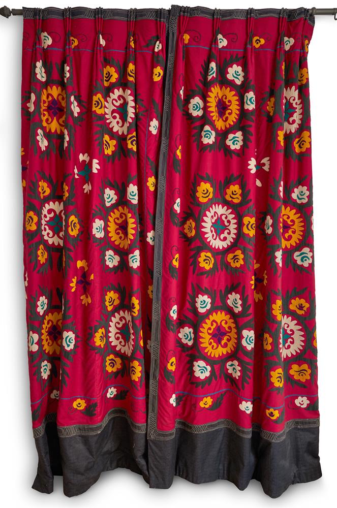 A PAIR OF EMBROIDERED SUZANI CURTAINS, MODERN - Image 2 of 2