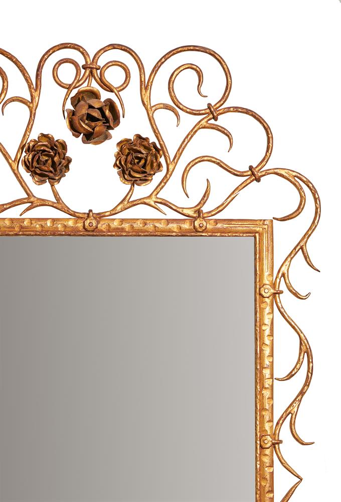 A GILDED WROUGHT IRON MIRROR, 20TH CENTURY - Bild 3 aus 3