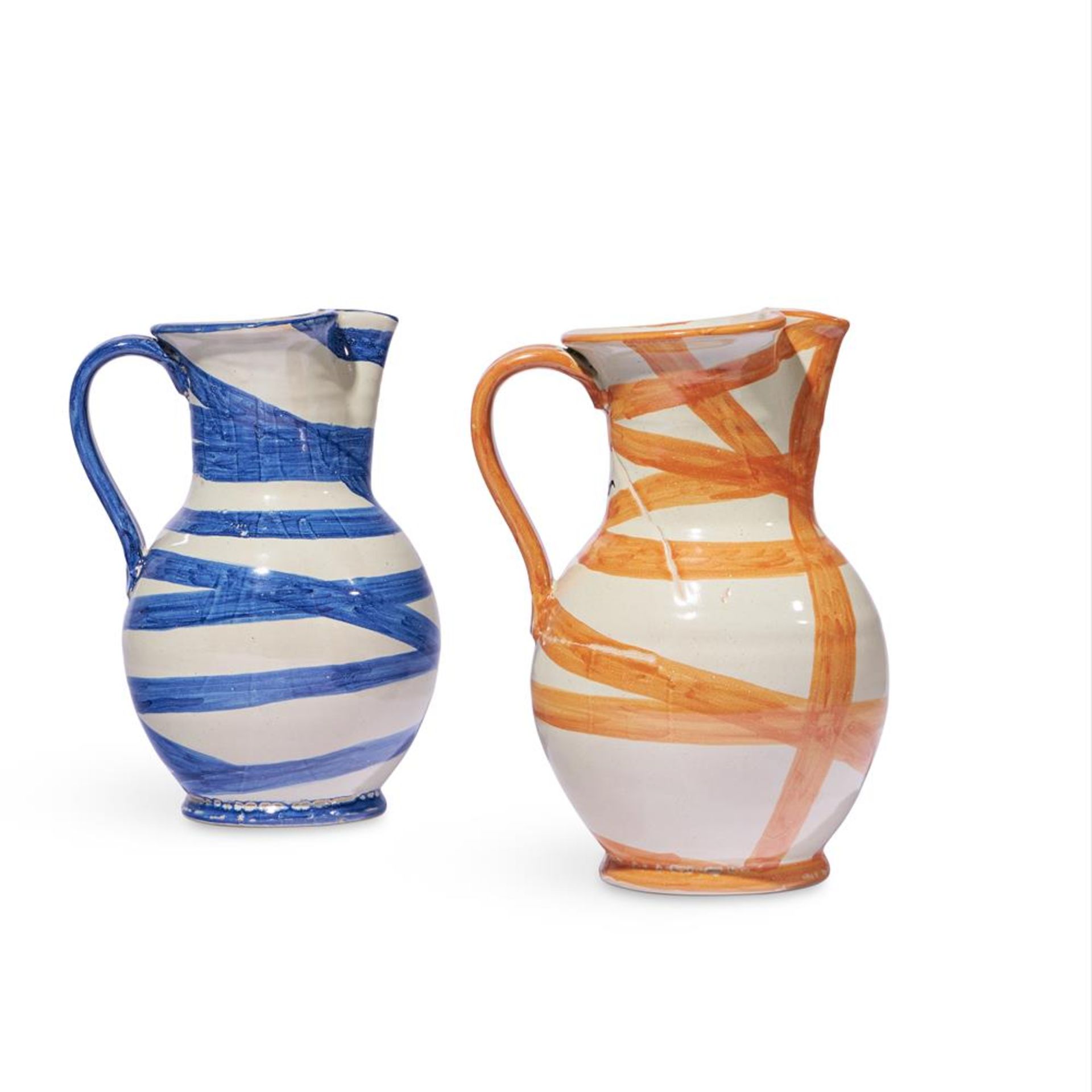 A PAIR OF SICILIAN CALTAGIRONE MAIOLICA LARGE PITCHERS BY ANTONIO IUDICE - Image 2 of 4