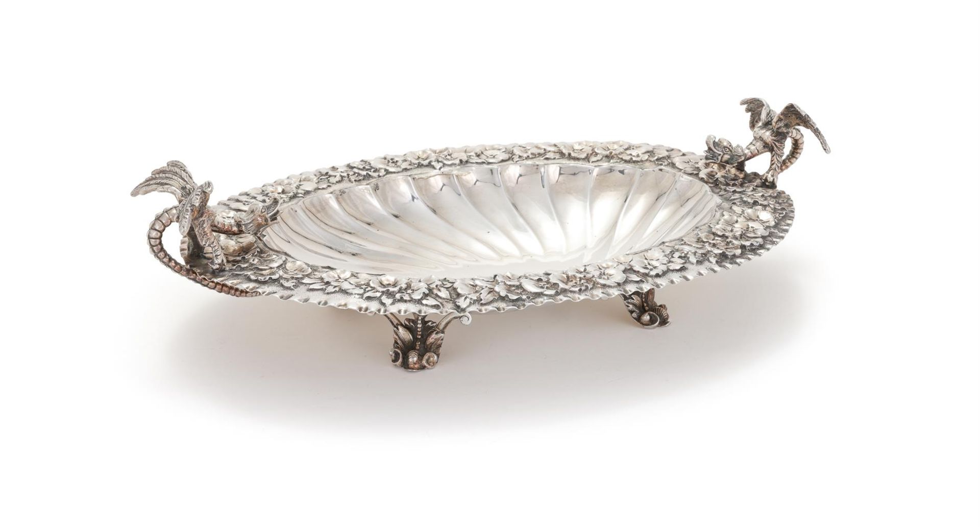 A CONTINENTAL SILVER COLOURED TWIN HANDLED OVAL BREAD BASKET, STAMPED 800 - Bild 2 aus 5