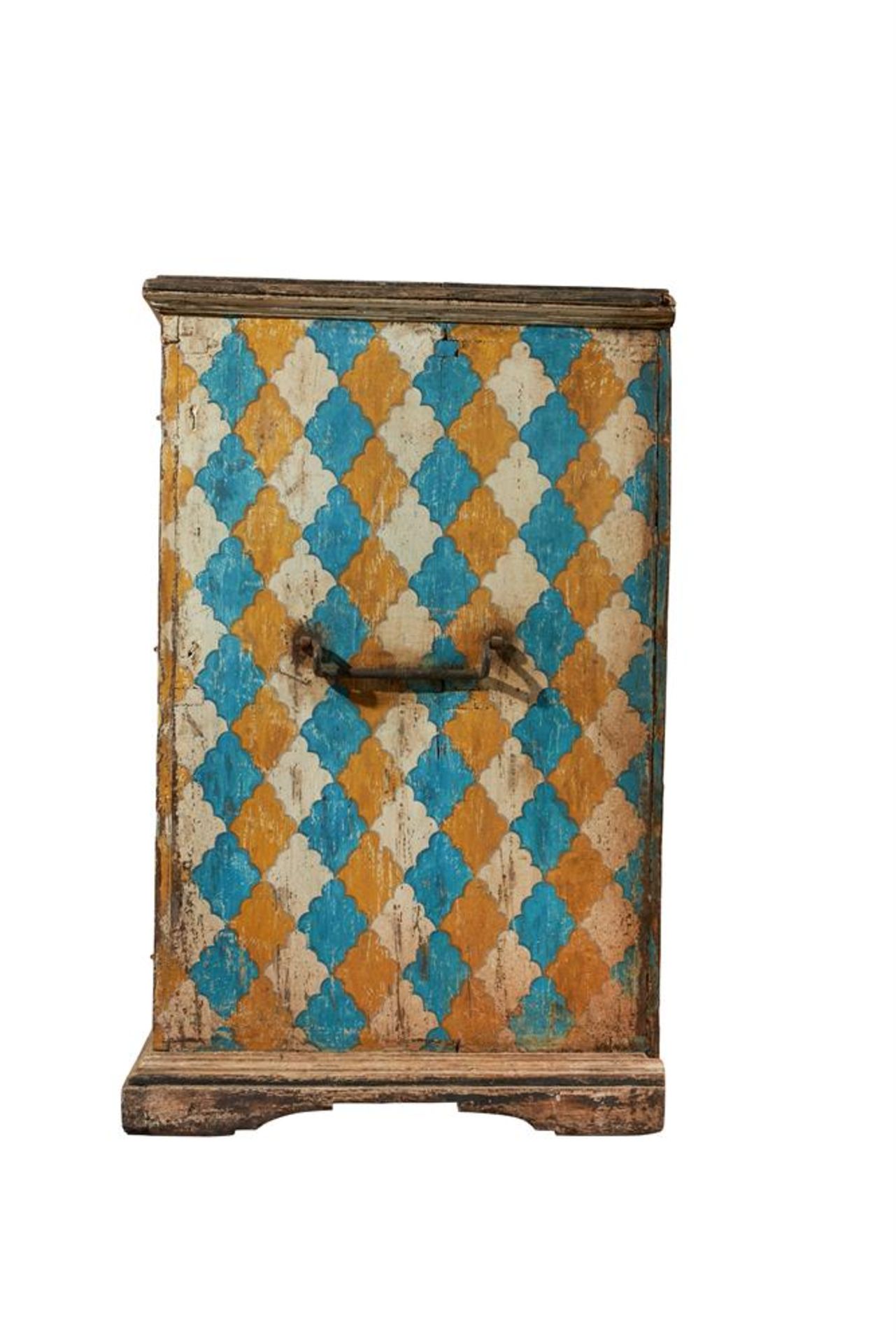 AN ITALIAN PAINTED SIDE CABINET, PROBABLY TUSCAN, 18TH CENTURY - Image 4 of 17