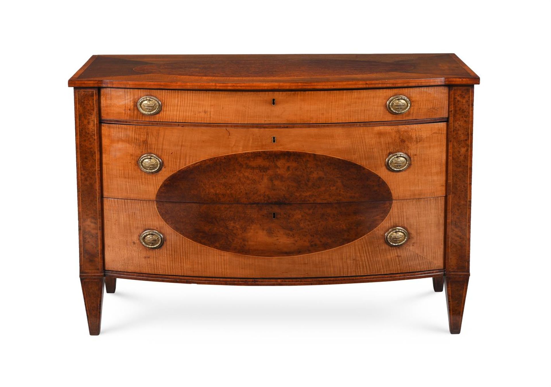 A GEORGE III HAREWOOD AND BURR YEW BOWFRONT COMMODE, CIRCA 1760 - Bild 3 aus 8