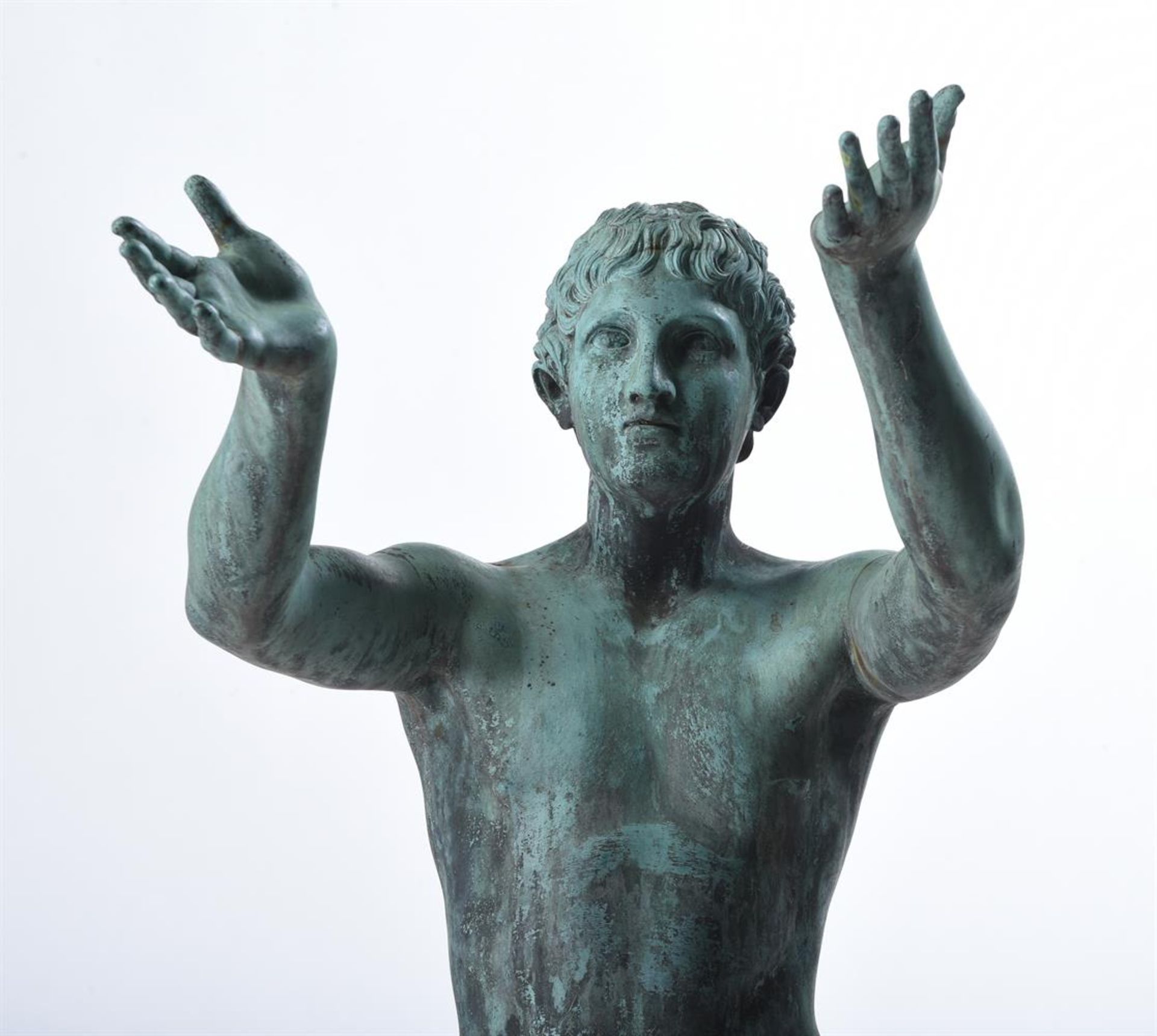 AFTER THE ANTIQUE, A LARGE GRAND TOUR BRONZE FIGURE OF THE PRAYING BOY, 19TH CENTURY - Image 3 of 4