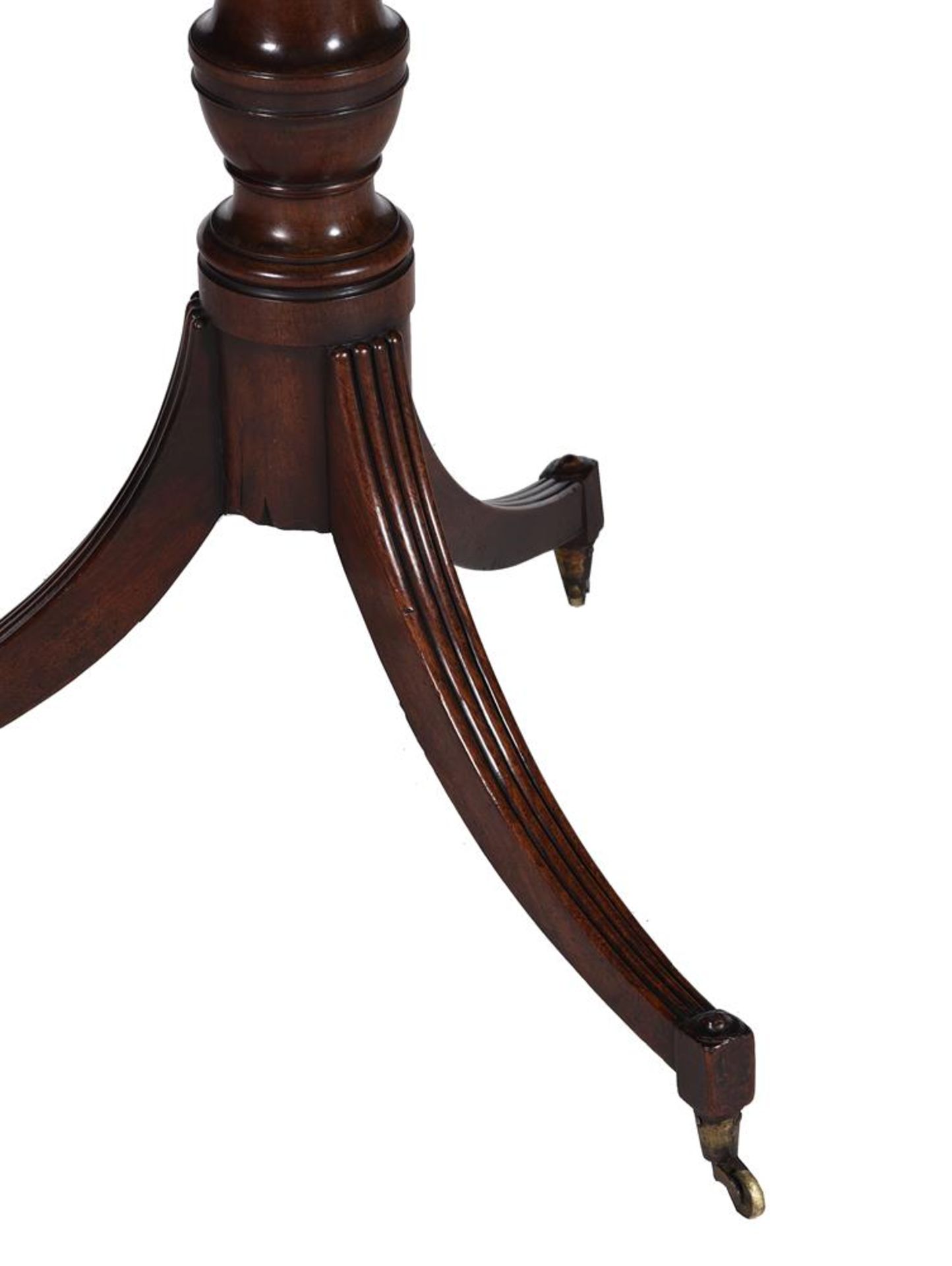 A REGENCY MAHOGANY OCCASIONAL TABLE, CIRCA 1815 - Bild 2 aus 5