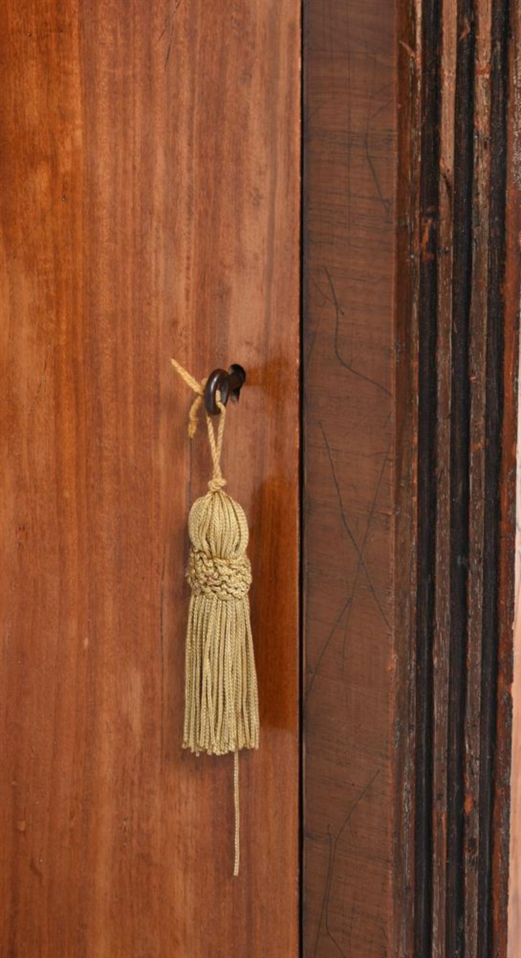 Y A GEORGE III SATINWOOD, TULIPWOOD AND MARQUETRY SERPENTINE SIDE CABINET - Image 3 of 4