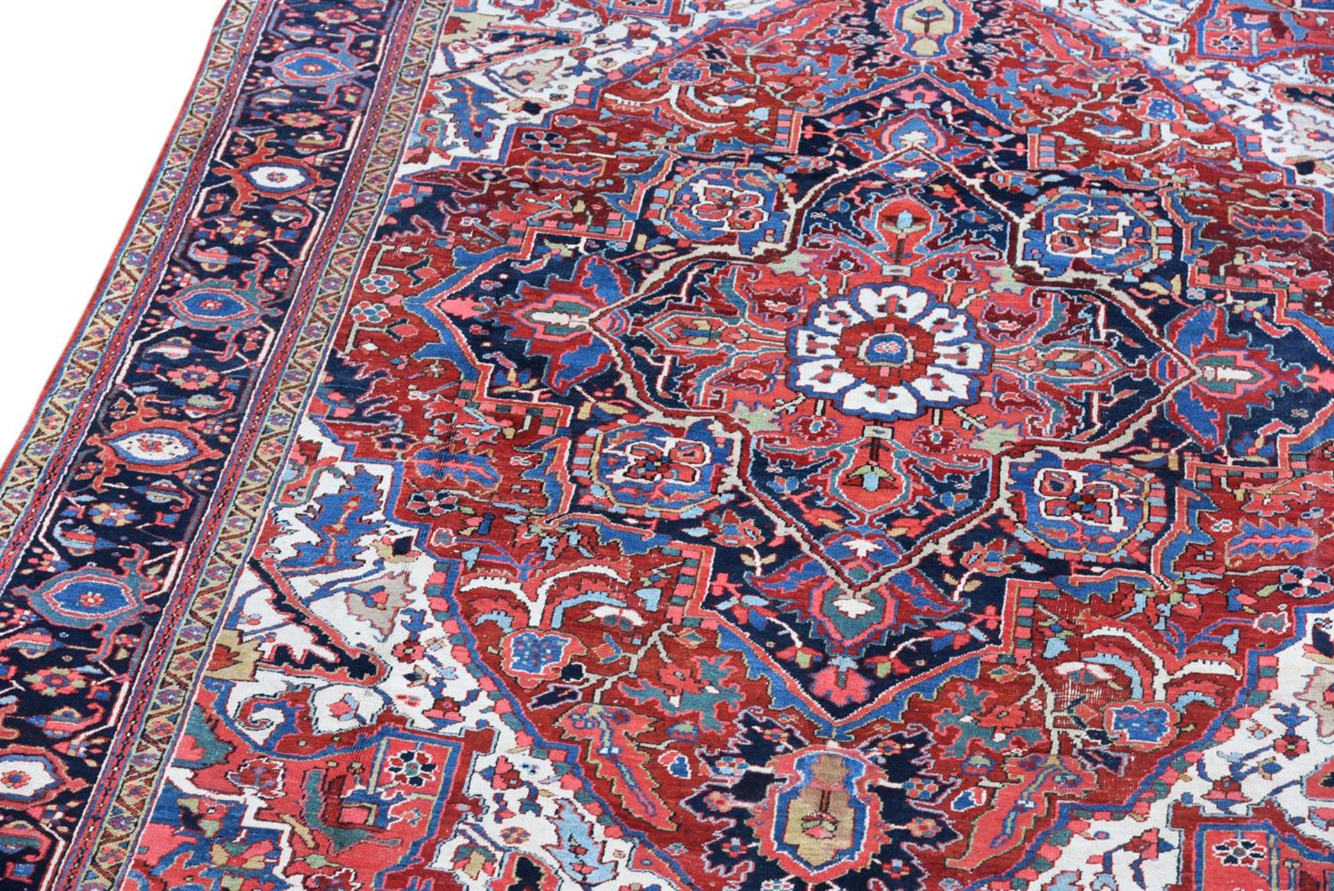 A SERAPI CARPET, approximately 350 x 238cm - Image 3 of 3