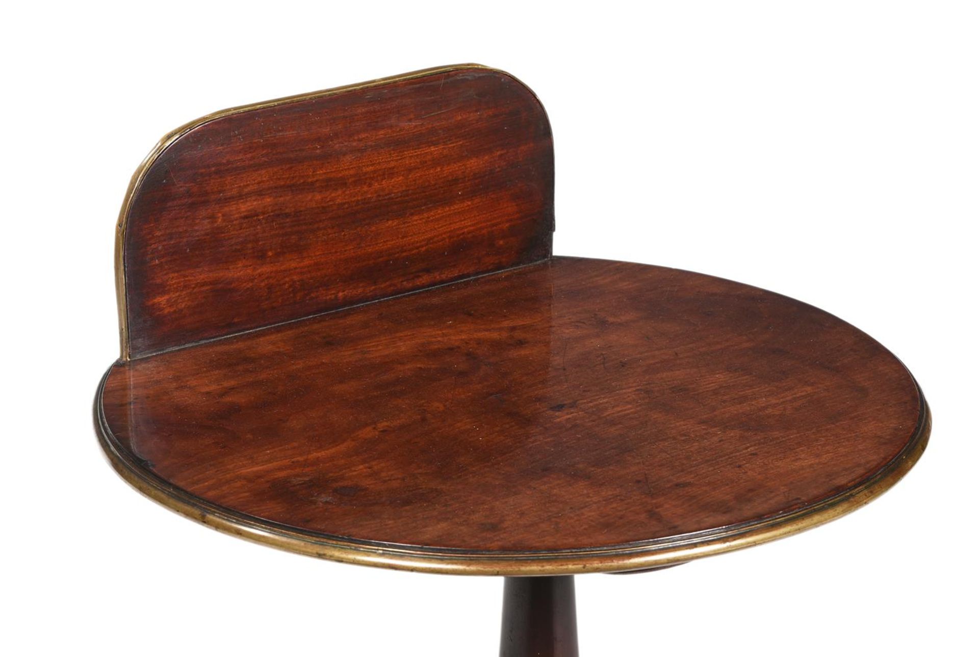 AN UNUSUAL GEORGE III MAHOGANY AND BRASS MOUNTED READING OR OCCASIONAL TABLE, CIRCA 1800 - Image 2 of 4