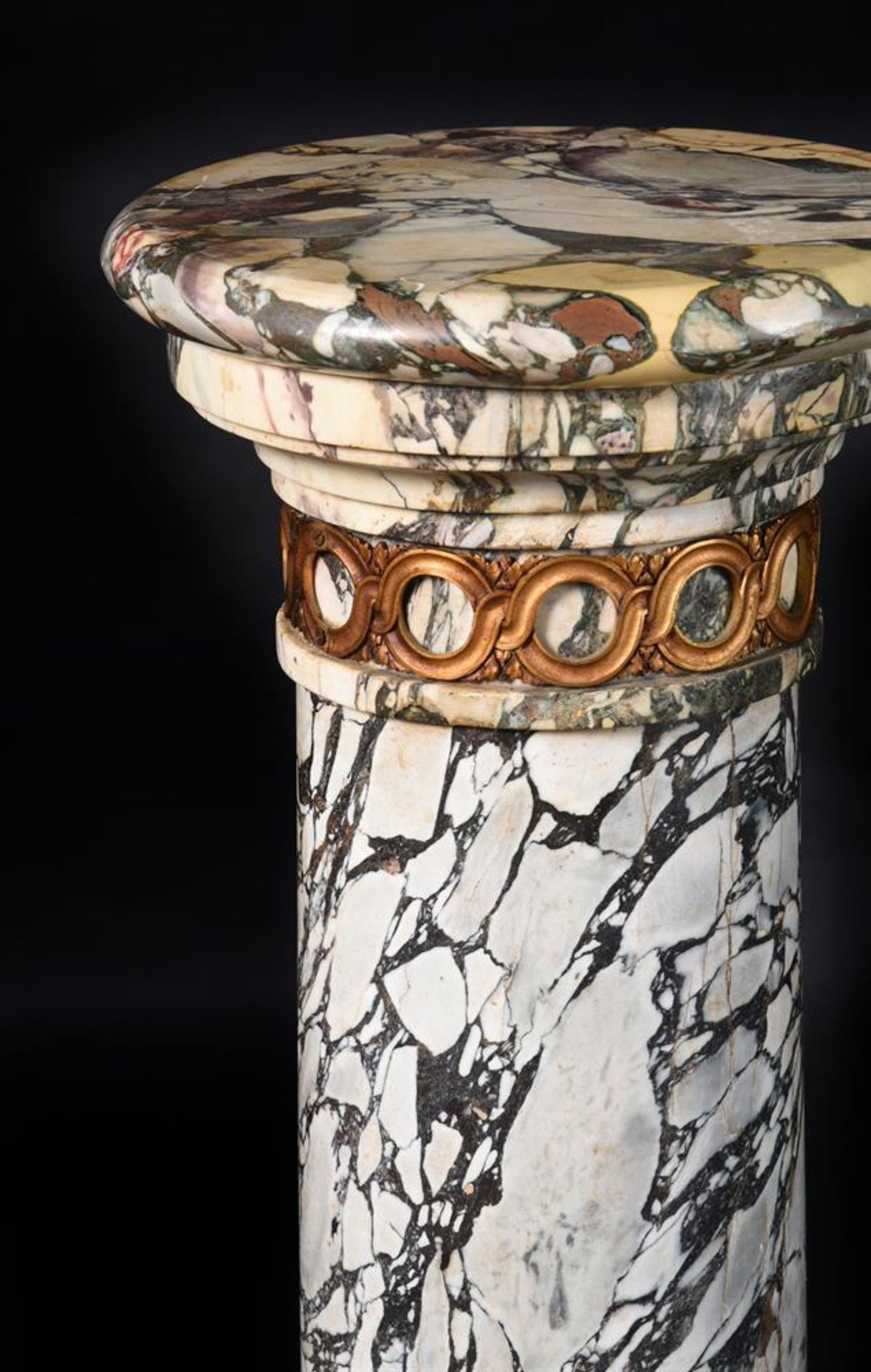 A FRENCH VARIAGATED WHITE MARBLE AND GILT METAL MOUNTED PEDESTAL COLUMN, SECOND HALF 19TH CENTURY - Image 2 of 3