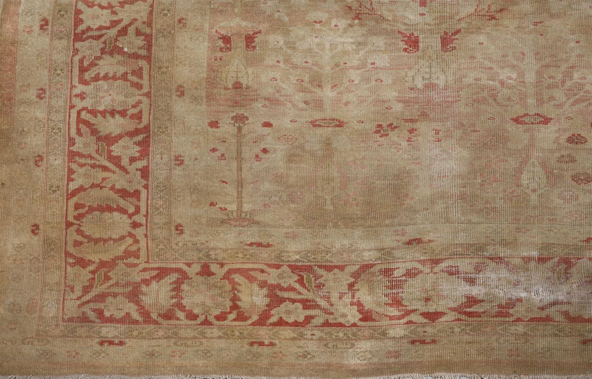 A LARGE TURKISH CARPET, approximately 552 x 285cm - Bild 3 aus 3