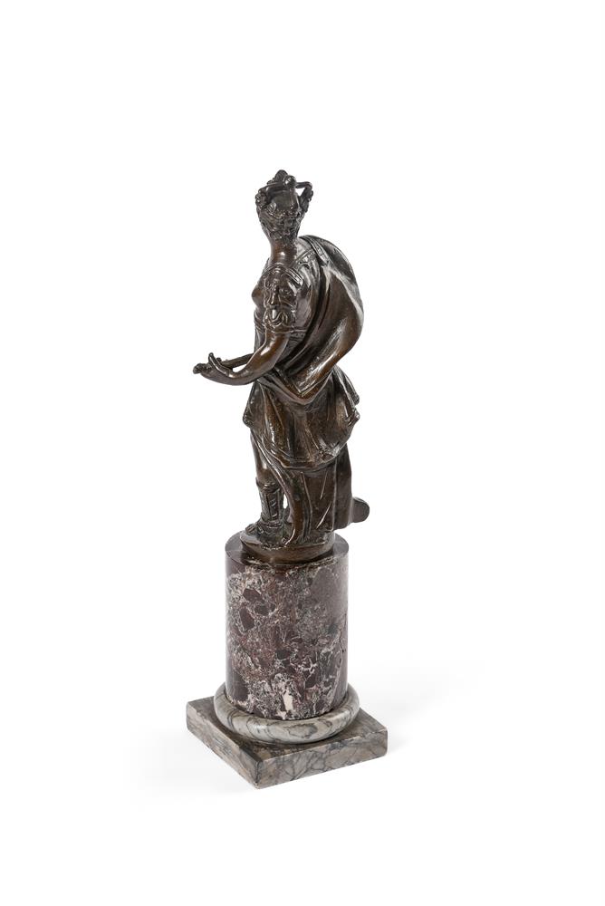 A VENETIAN BRONZE FIGURE OF JUNO, IN THE MANNER OF ASPETTI, 17TH CENTURY - Image 4 of 4