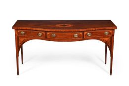 Y A GEORGE III MAHOGANY, TULIPWOOD CROSSBANDED AND INLAID SERPENTINE FRONTED SERVING TABLE, CIRCA 17