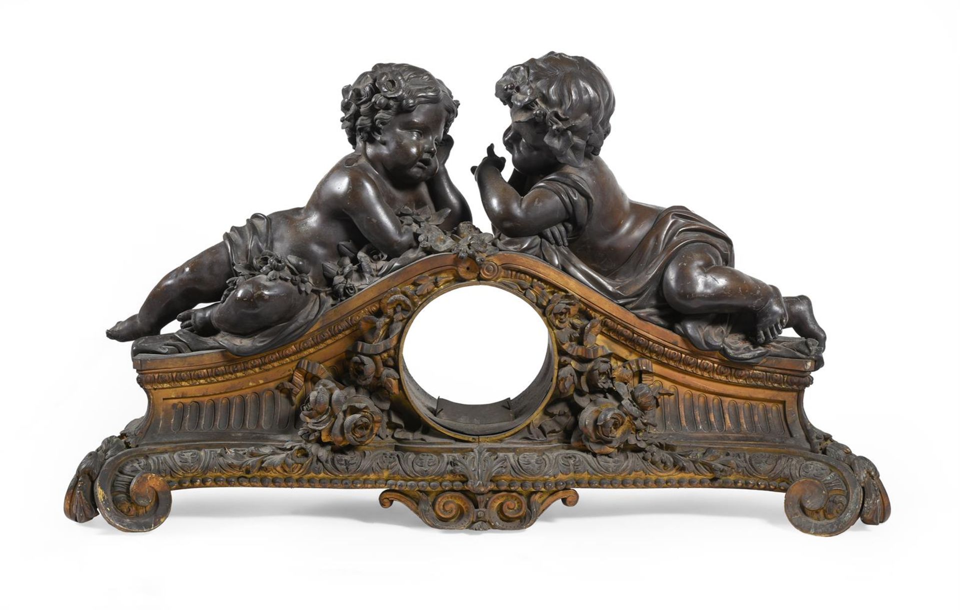 A LARGE FRENCH BRONZE MANTEL CLOCK CASE, AFTER CARRIER BELLEUSE, LATE 19TH CENTURY - Bild 2 aus 4