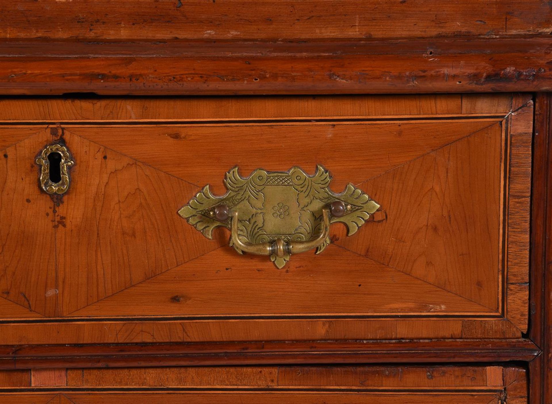 AN UNUSUAL YEW WOOD CABINET ON CHEST, 18TH CENTURY - Image 3 of 7