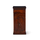 A GEORGE III MAHOGANY DINING PEDESTAL, CIRCA 1800