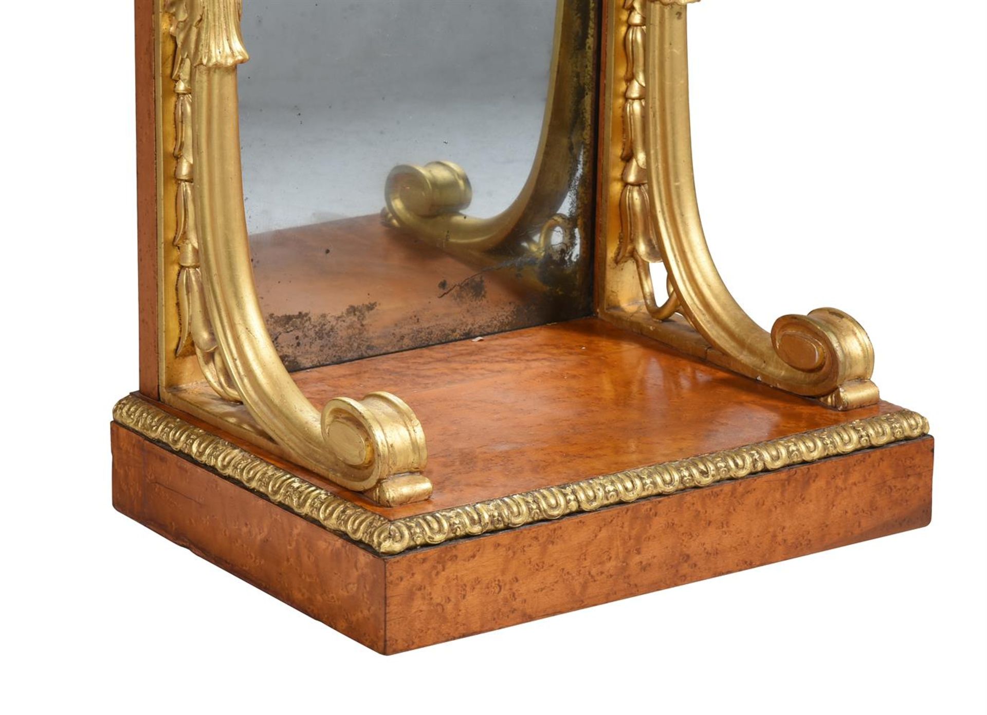 A GEORGE IV BIRD'S EYE MAPLE AND CARVED GILTWOOD CONSOLE OR HALL TABLE, CIRCA 1825 - Bild 4 aus 4