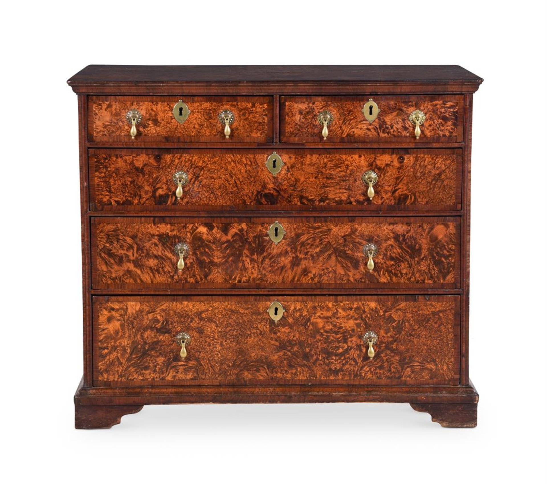 Y A QUEEN ANNE MULBERRY AND ROSEWOOD CROSSBANDED CHEST OF DRAWERS, CIRCA 1710