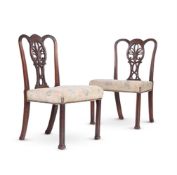 A PAIR OF GEORGE III MAHOGANY SIDE CHAIRS, CIRCA 1780