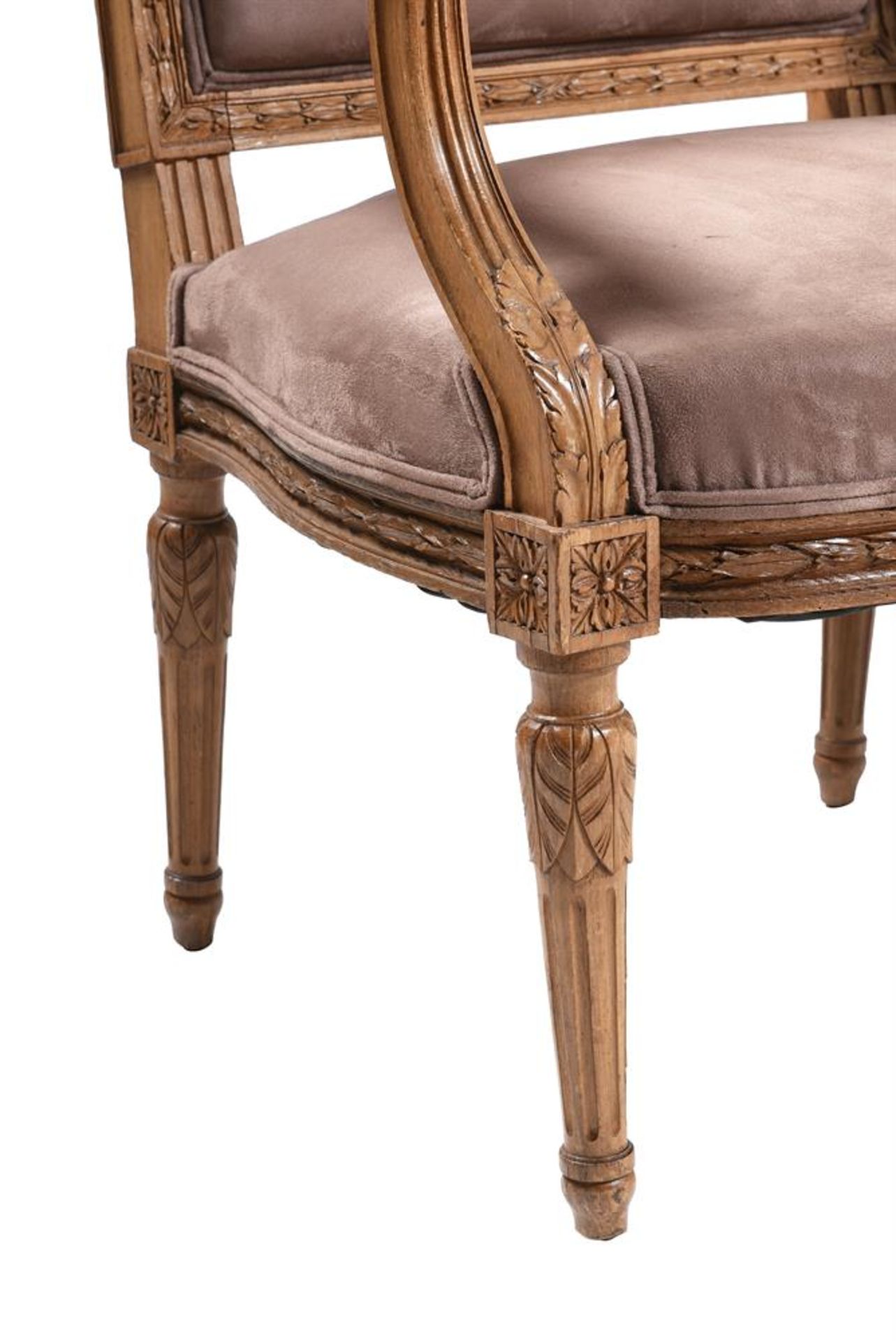 A PAIR OF CARVED BEECH ARMCHAIRSIN LOUIS XVI STYLE, LATE 19TH OR EARLY 20TH CENTURY - Bild 4 aus 4