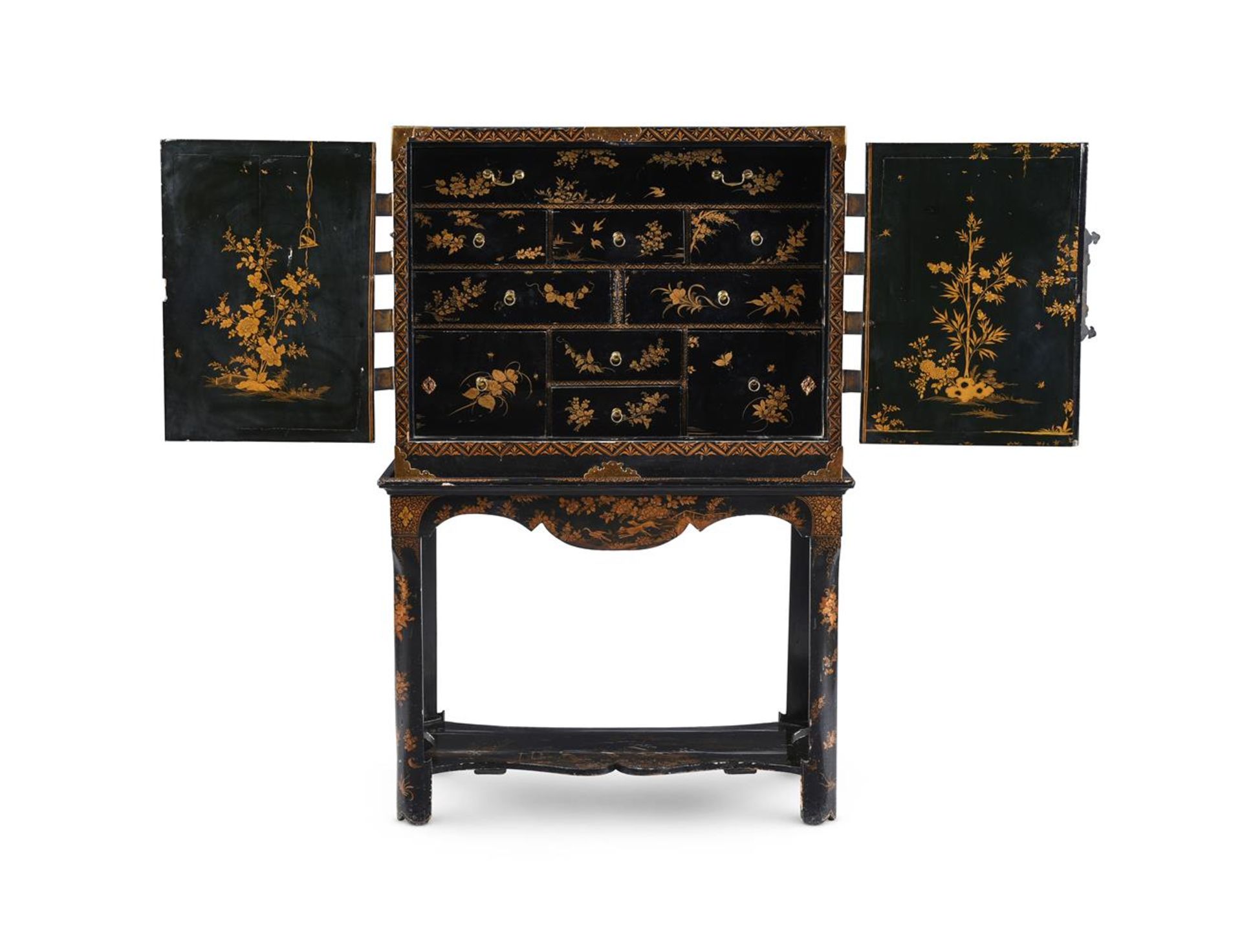 A BLACK LACQUER AND GILT CHINOISERIE DECORATED CABINET ON STAND, 18TH CENTURY - Image 2 of 7