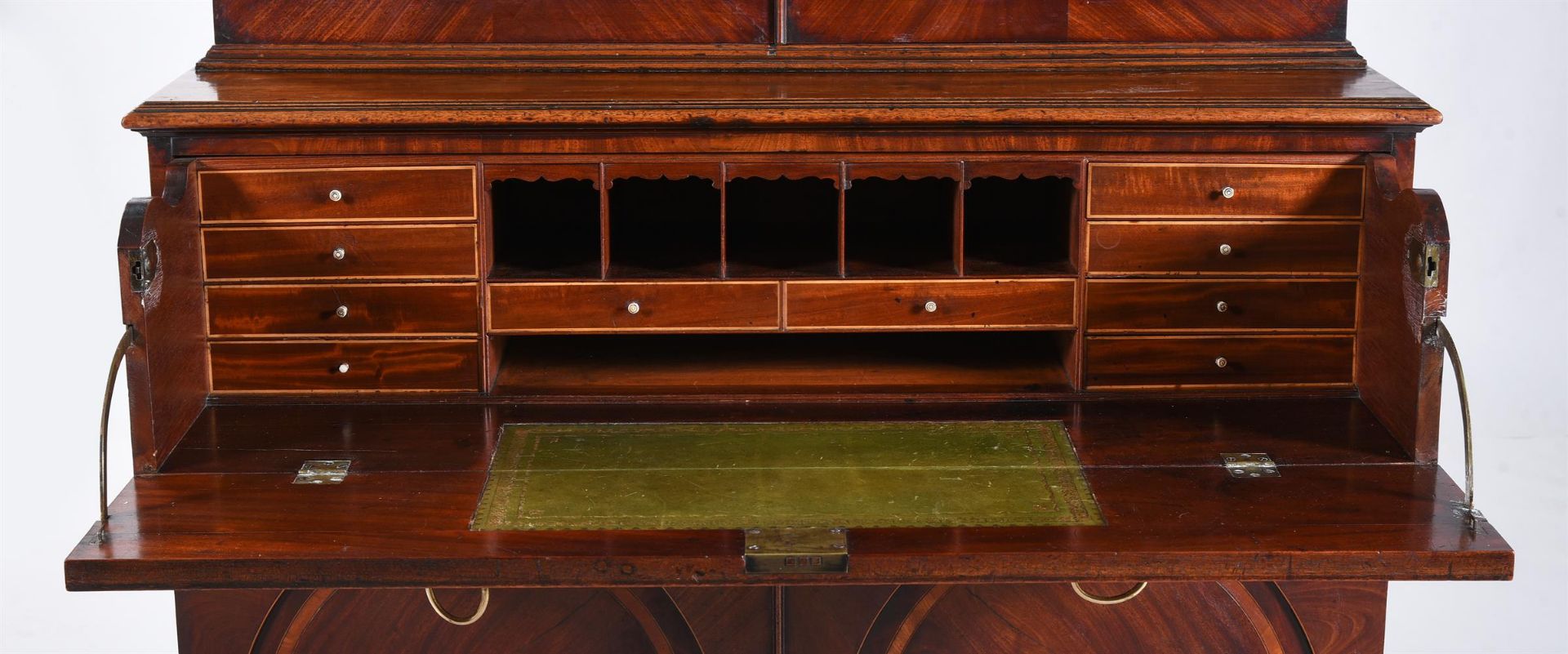 Y A GEORGE III MAHOGANY AND SATINWOOD CROSSBANDED SECRETAIRE BOOKCASE, CIRCA 1790 - Image 3 of 5
