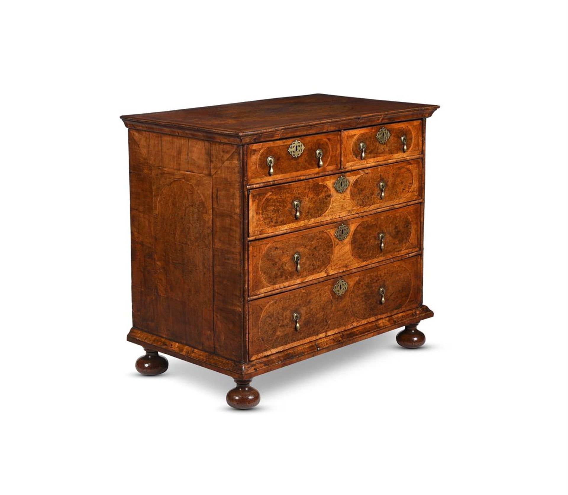 A WILLIAM & MARY BURR YEW, FIGURED WALNUT AND FEATHER BANDED CHEST OF DRAWERS, CIRCA 1690 - Bild 3 aus 5