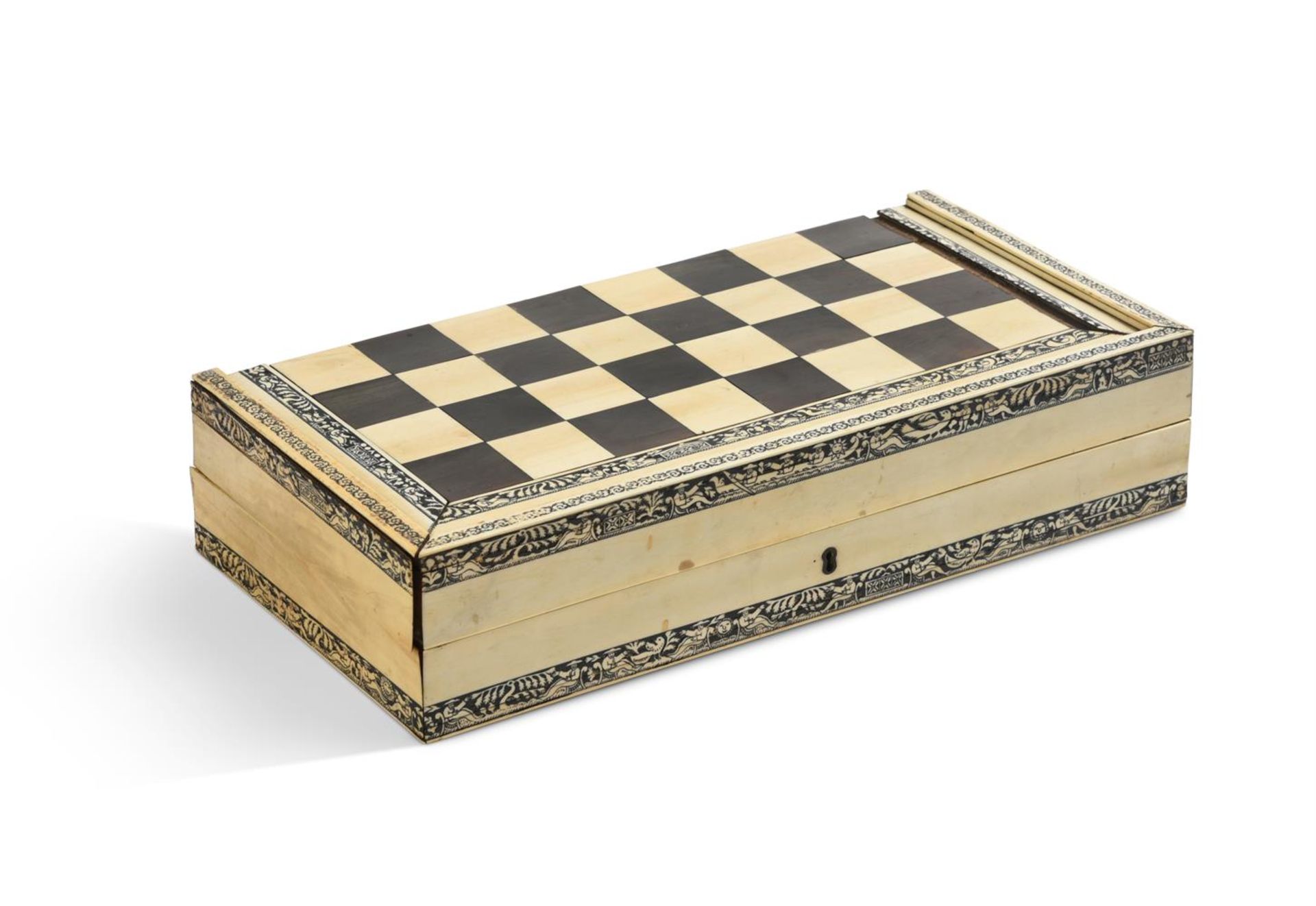 Y AN ANGLO-INDIAN PENWORK AND PARQUETRY IVORY GAMES BOX, VIZAGAPATAM, MID 19TH CENTURY - Image 3 of 3