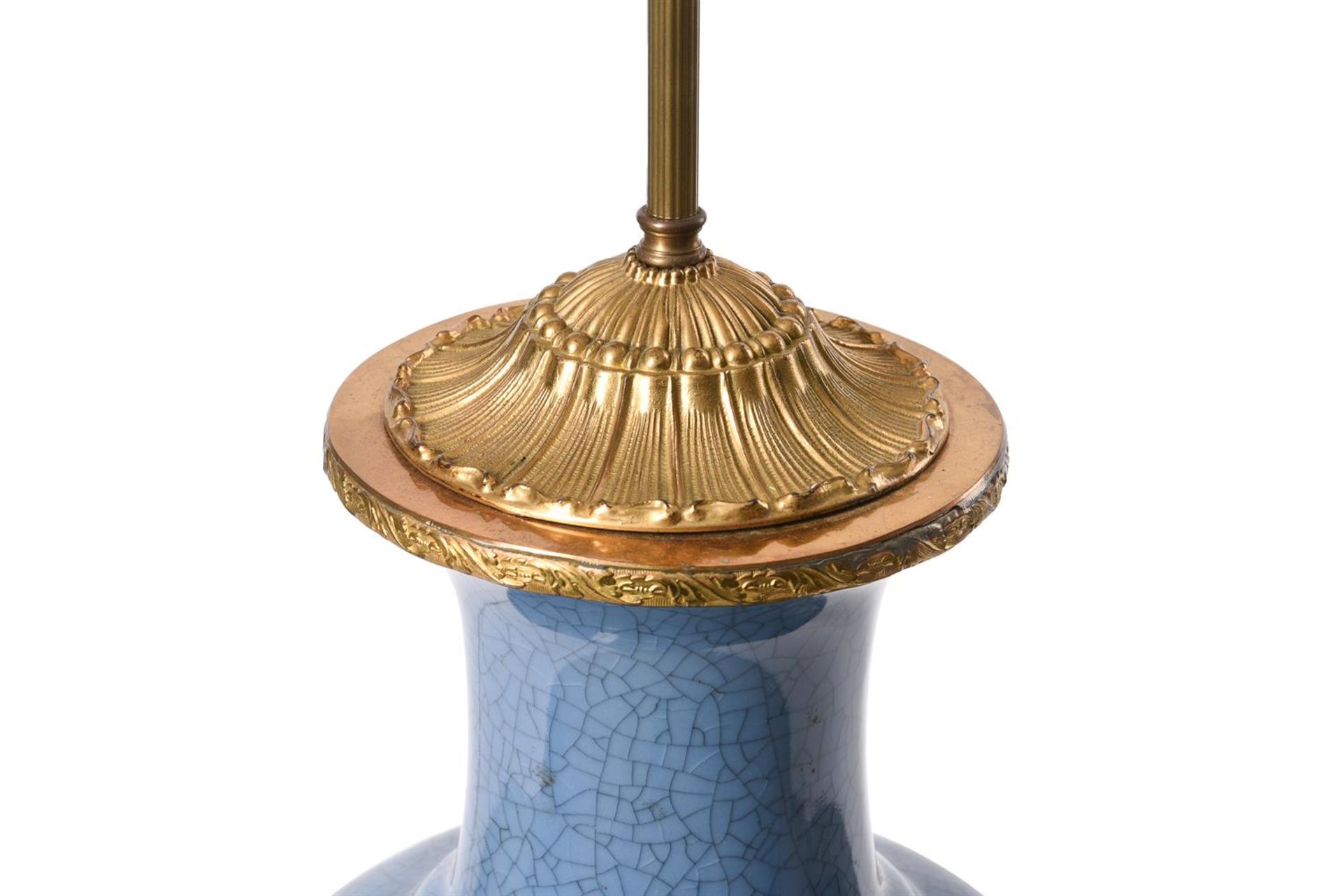A PAIR OF GILT METAL MOUNTED BLUE CRACKLE GLAZED PORCELAIN TABLE LAMPS - Image 3 of 3