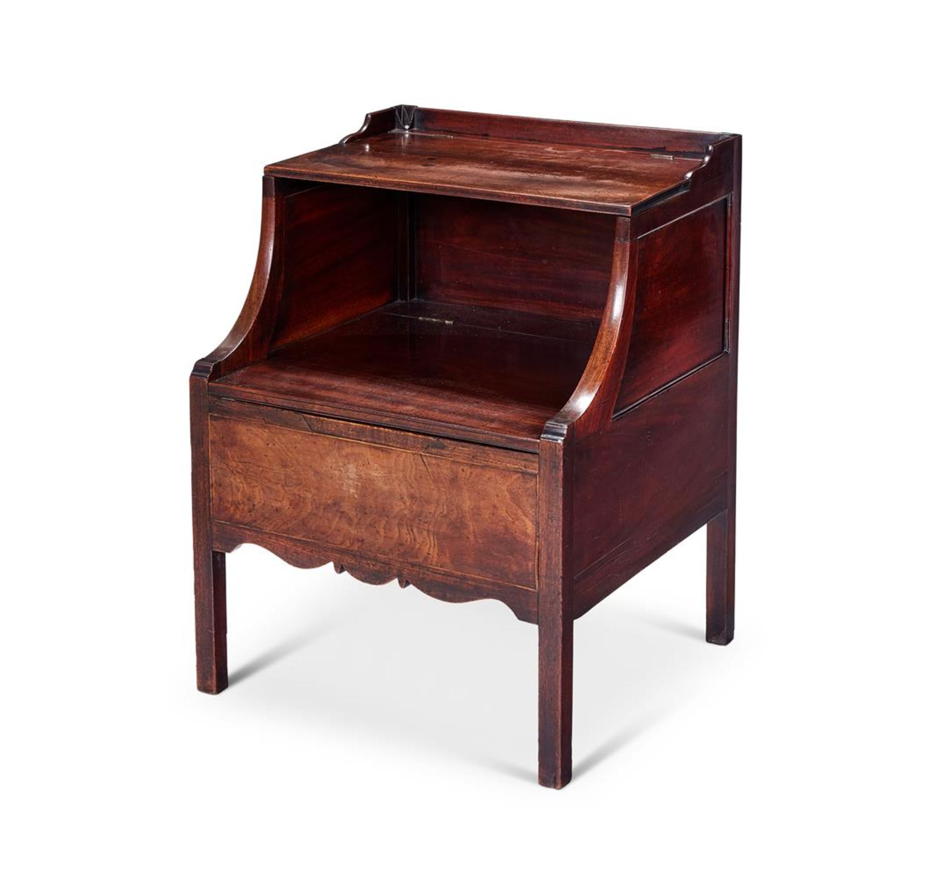 A MAHOGANY BEDSIDE COMMODE, 19TH CENTURY