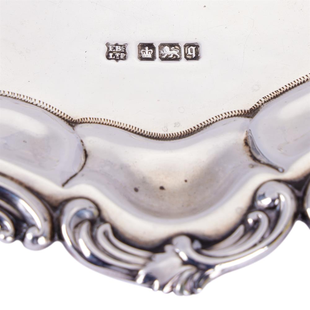 AN EDWARDIAN SILVER SHAPED CIRCULAR WAITER - Image 2 of 2