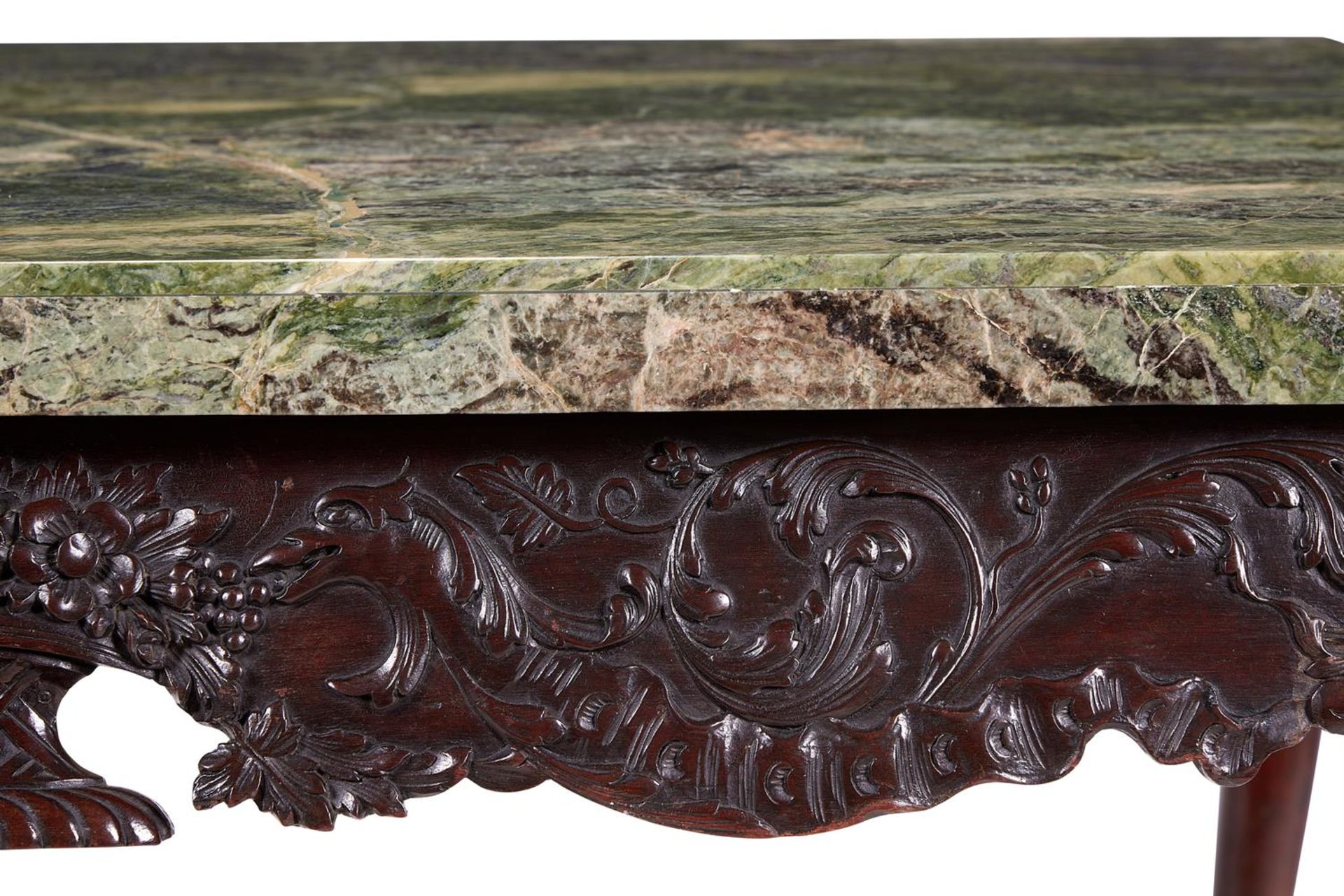 A CARVED MAHOGANY CONSOLE TABLE IN THE GEORGE II IRISH STYLE, LATE 19TH CENTURY - Bild 3 aus 5