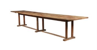 A LARGE OAK REFECTORY TABLE IN ARTS AND CRAFTS STYLE, FIRST HALF 20TH CENTURY